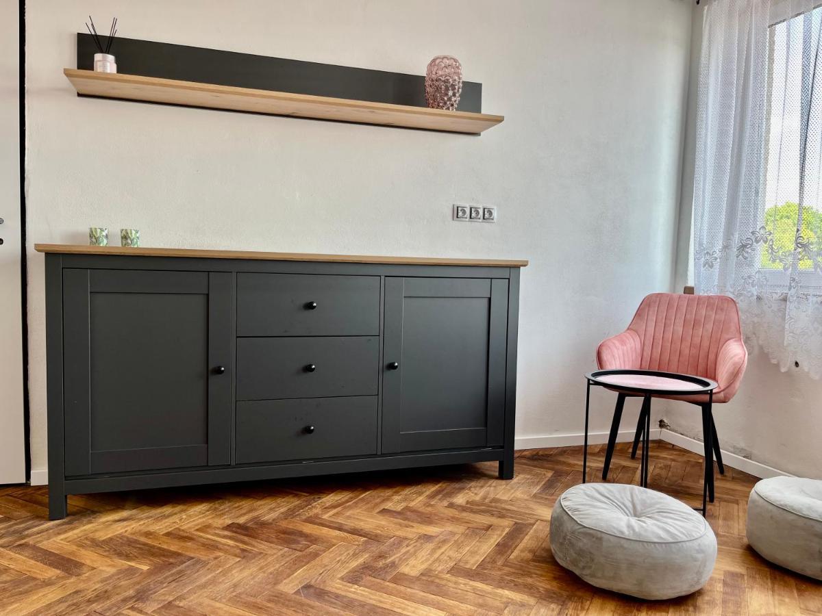 Appartement Monstera I à Kolín Extérieur photo