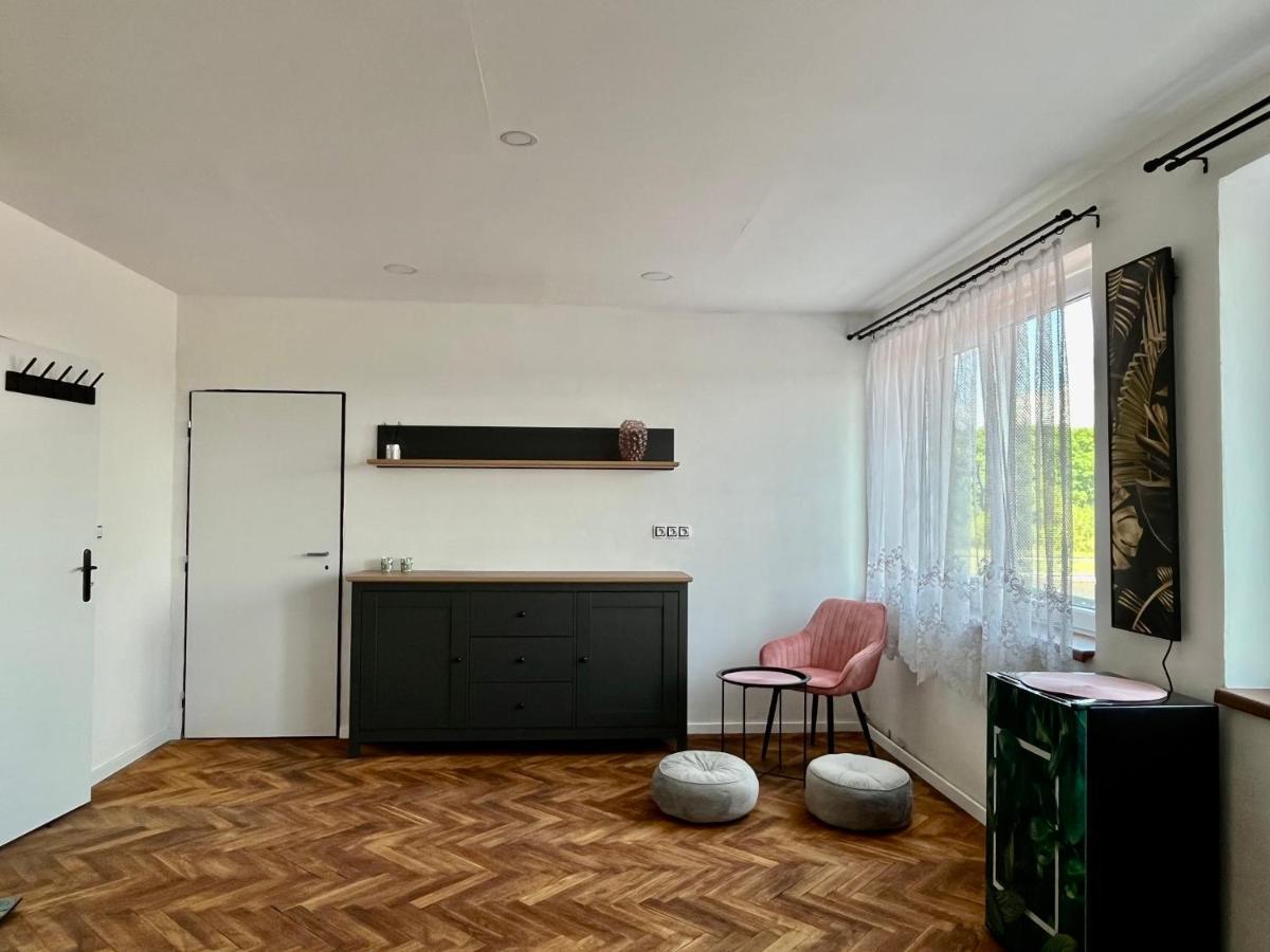 Appartement Monstera I à Kolín Extérieur photo
