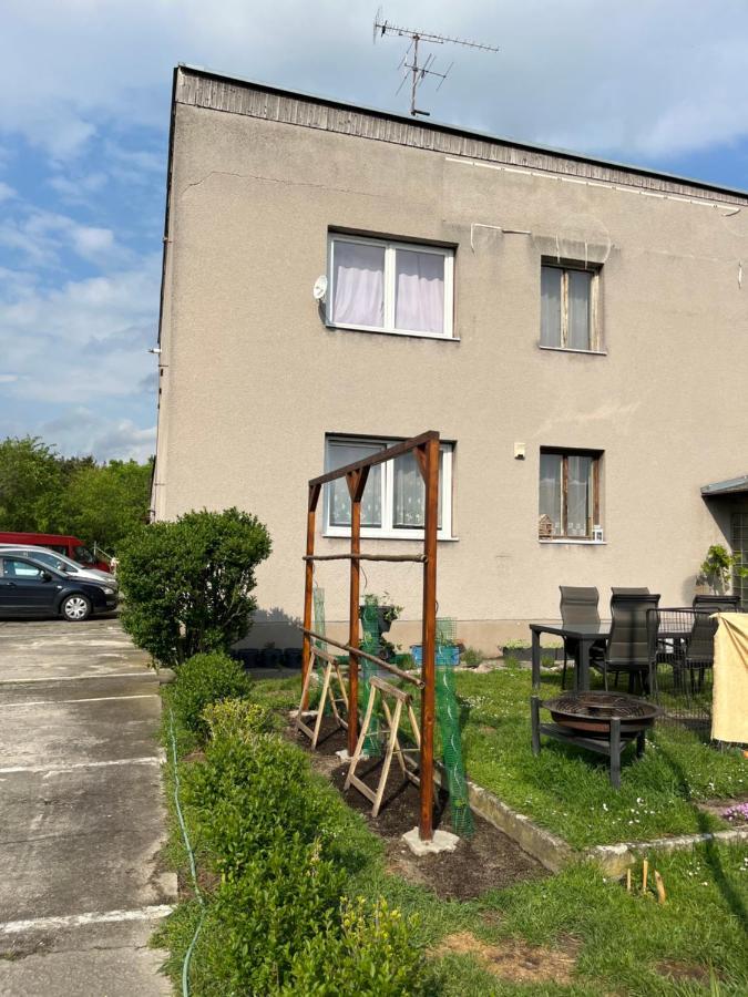 Appartement Monstera I à Kolín Extérieur photo