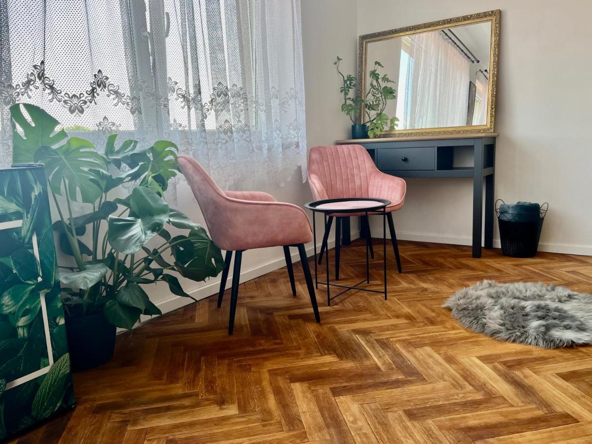 Appartement Monstera I à Kolín Extérieur photo